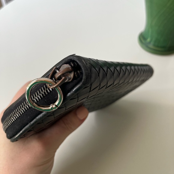 Bottega Veneta Braided Leather Wallet - Project - Picture 14 of 14